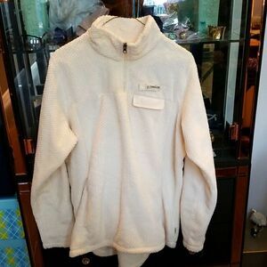 BRAND NEW WITHOUT TAGS MAGELLEN  LIKE DOWN COMFY ZIPPERED PULL OVER!!!